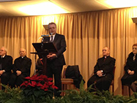 Piazza San Pietro. L'intervento del Presidente Iorio alla cerimonia di accesione dell'Albero di Natale