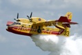 Un canadair in azione