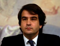 Il Ministro Raffaele Fitto. Ha fornito ampie assicurazioni nella riunione con Iorio e Vitagliano