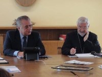 Palazzo della Regione, Sala Giunta. Iorio e, a destra nella foto, Mons.Bregantini in un momento della conferenza stampa