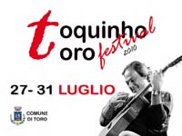 Il Logo del Festival con in primo piano Toquinho e la sua inseparabile chitarra 