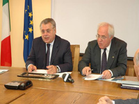 Da sinistra, nella foto. Il Presidente della Regione, Michele Iorio, e quello dell'Amministrazione provinciale di Isernia, Luigi Mazzuto, durante la conferenza stampa
