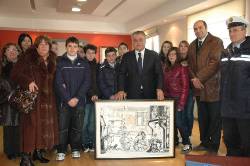 Il Presidente Iorio con gli studenti di Fossalto