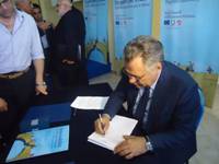 Momento emblematico. Iorio firma il Patto