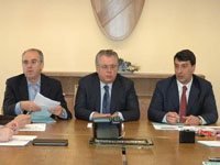 Da sinistra nella foto: Vitagliano, Iorio e Scasserra nel corso della conferenza stampa