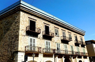 Isernia, Palazzo Jadopi