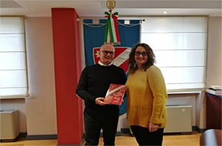 Il presidente Toma con la giornalista Claudia Mistichelli