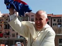 Papa Francesco durante la visita in Molise