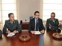 Palazzo della Regione, Ufficio del presidente. Da sinistra nella foto: il colonello Buffoni, il governatore Frattura e il generale Verdolotti