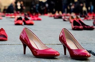 Scarpe rosse, simbolo della lotta alla violenza sulle donne